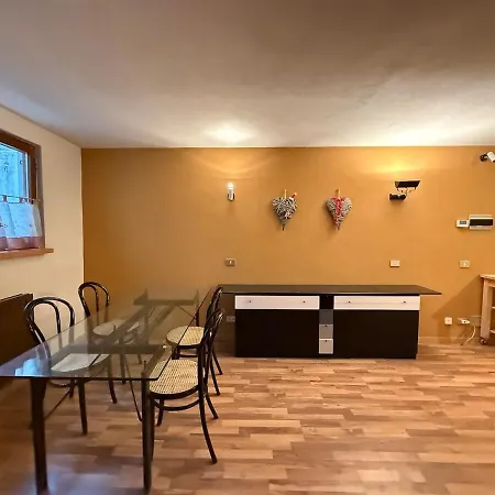 公寓 & Relax Nido Alpino A Cervinia Cielo Alto 布勒伊-切尔维尼亚